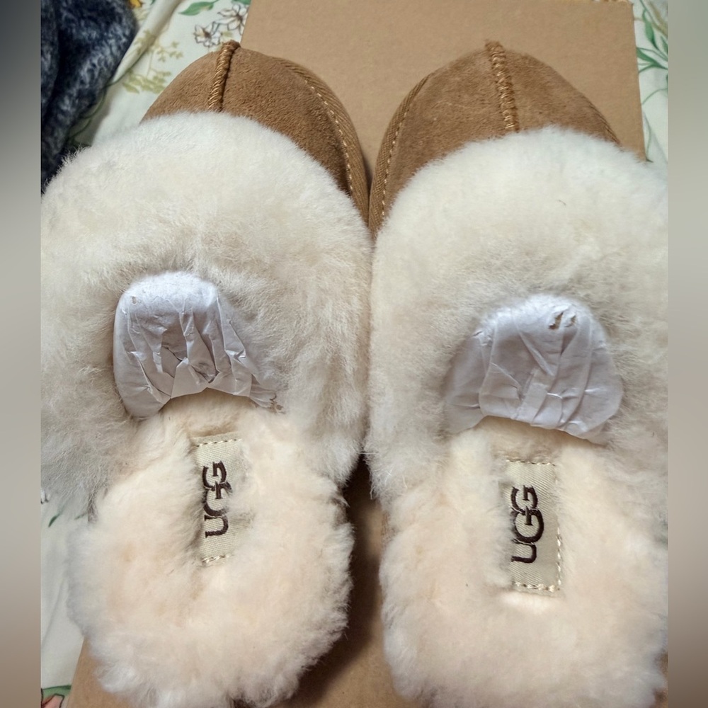 UGG Kids Cozy Tan and Cream Slippers